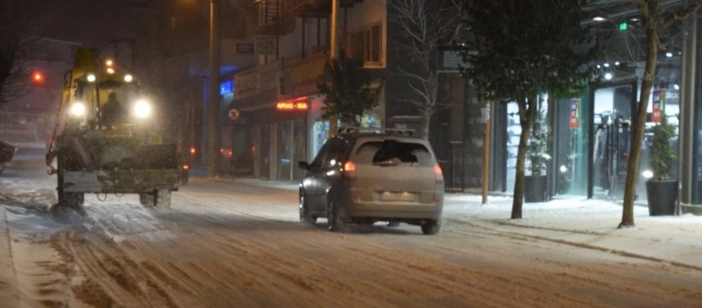 Αλπικό τοπίο στην Κοζάνη - Οι δρόμοι έχουν μετατραπεί σε παγοδρόμια (φωτο - βίντεο)